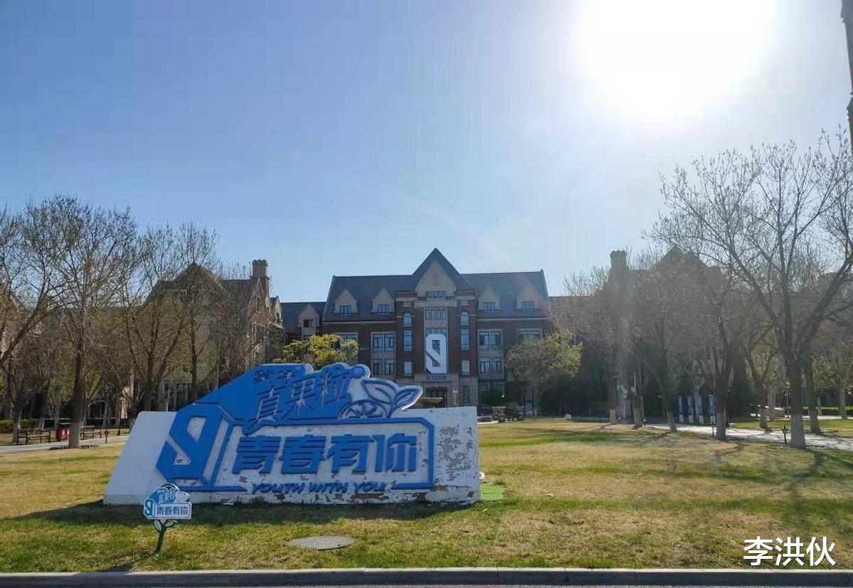 肖战|选秀产业下的代拍经济，肖战一张照片卖8万，为了钱代拍也会拼命