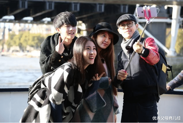 张碧晨|张碧晨带女儿回老家过年，不见华晨宇，和女儿的互动引网友质疑