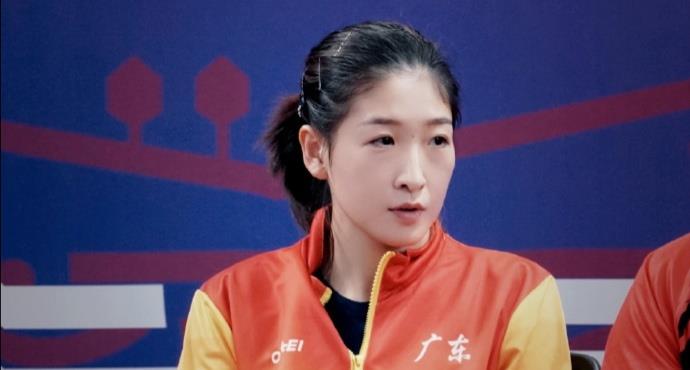 奶球妈咪聊|刘诗雯复出霸气十足，两个3-0率广东队获首胜，朱雨玲继续缺席