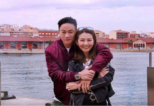 |何润东在横店被偶遇，身上大块肌肉很抢镜，面容却暴露了真实年龄