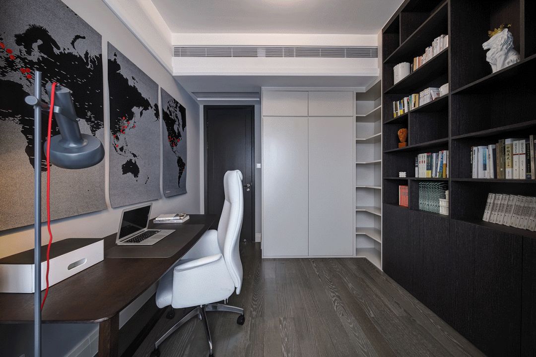 砸开半面墙露出大厨房，这个148m2小三房好看又实用！