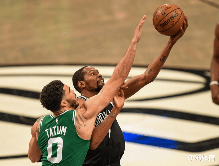 科比·布莱恩特|场均34.8分！为什么杜兰特跟腱断裂后越战越勇，科比却一蹶不振？