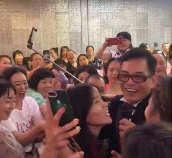 带货|”鸠摩智“带货销量惨淡，直播间人气低迷，普通话都说不清楚