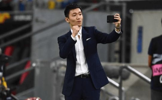 罗梅卢·卢卡库 卢卡库迎着烈日训练，6块腹肌闪闪发亮，张康阳7亿交易赚了