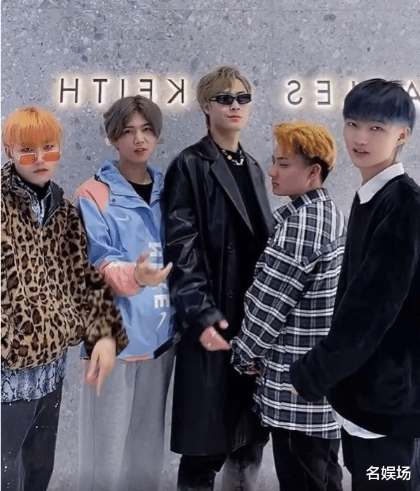 鹿晗|山寨鹿晗走红，颜值和本尊不相上下，跟低配王一博是一个团