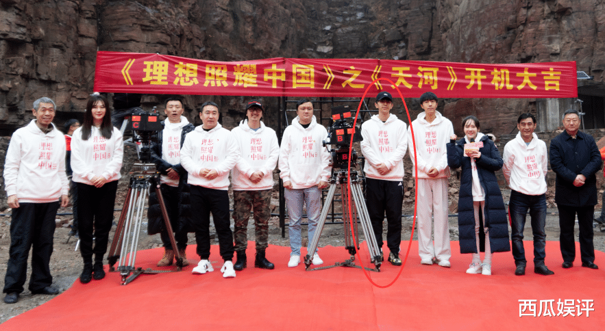 邓伦|邓伦新剧终于开机，路透照片忘开美颜滤镜，这肤色状态是认真的？