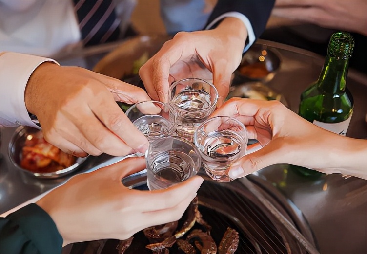 肝脏|肝病最怕“1水”，不是白开水，医生：每天喝点，肝功一天天变强