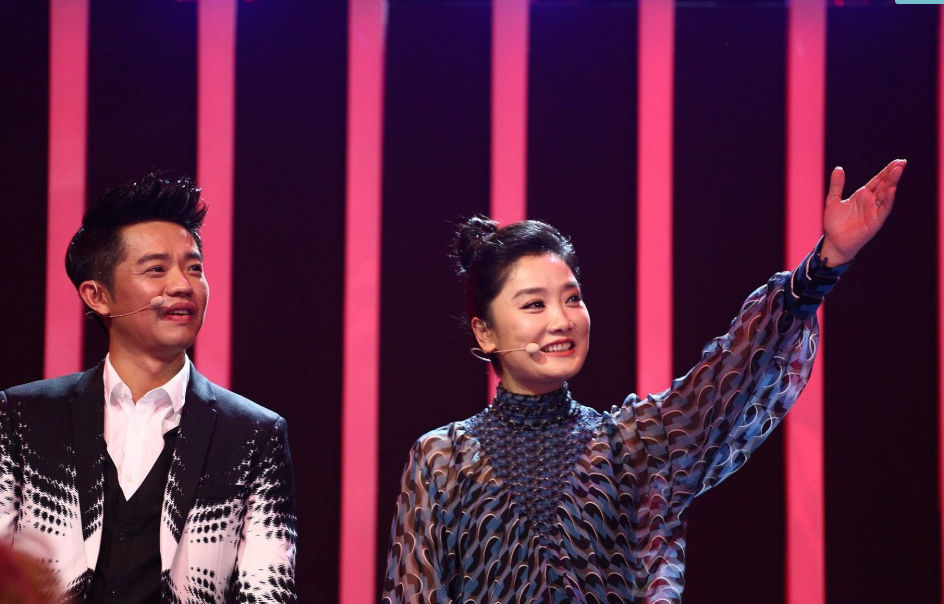 张艺兴|凤凰传奇：我们的节目被春晚不通过三次，我们的标签叫农业重金属