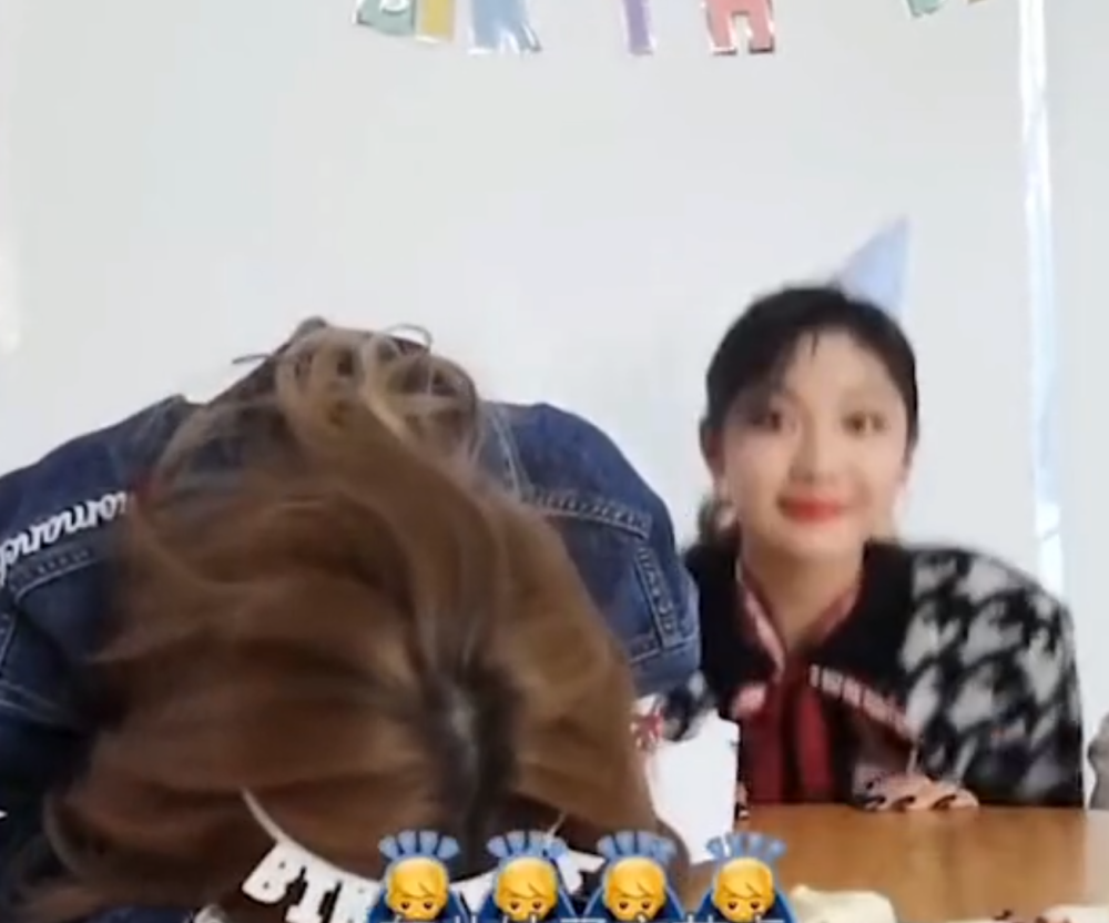 王怡人|中国明星拒绝跪拜礼有多拼?有人趴地,有人半蹲,还有人直接站着