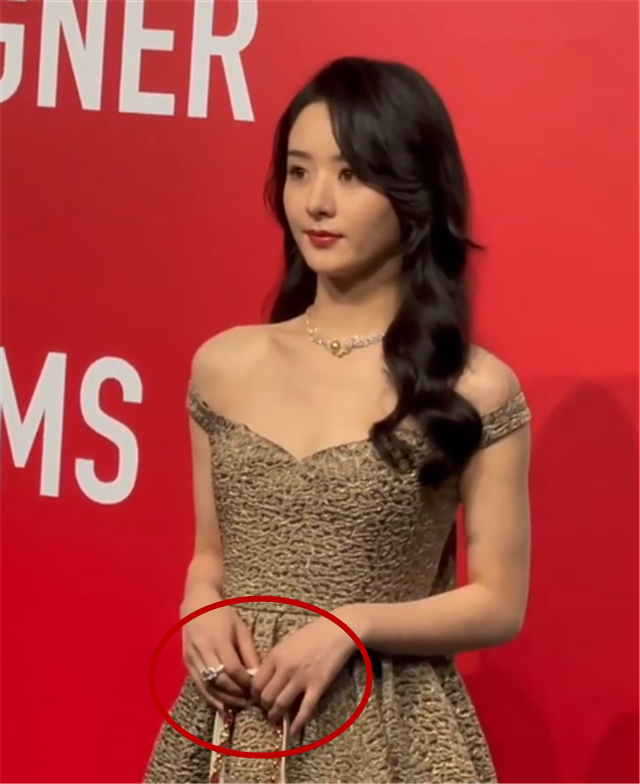 赵丽颖|有新恋情了？赵丽颖现身某品牌活动，中指戴钻戒毫不避讳外界热议