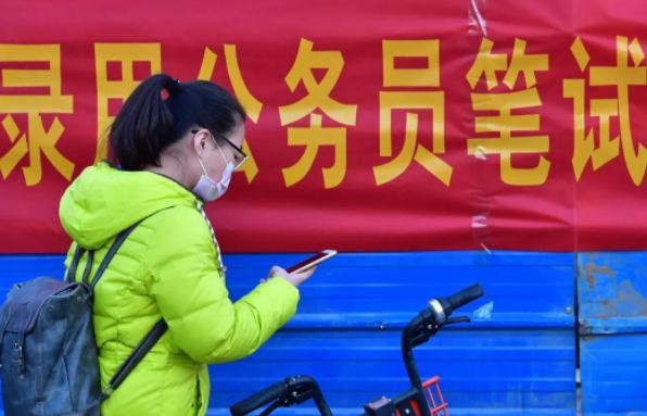 糯妈育儿经|公务员“断送前程”的3种行为，占一种将丢掉官职，公务员要自知