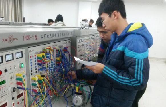 大学生|毕业生公认的“四大天坑”专业，看似热门，就业率让你怀疑人生