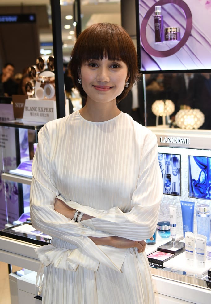 小米辣 女人过了40还是更适合短发,看袁泉就知道,长短发气质差太多