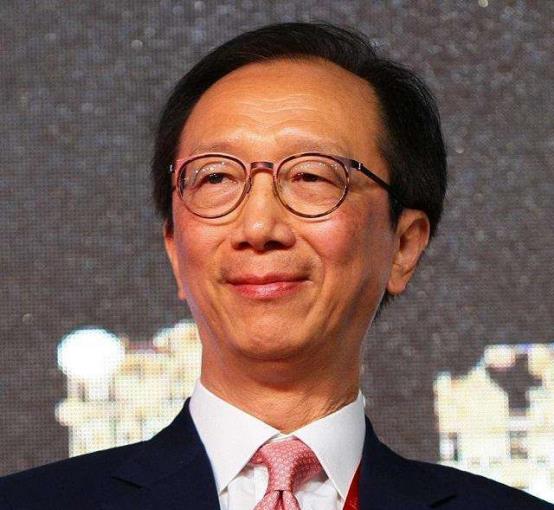 梁锦松|香港“财神爷”梁锦松:放弃中国国籍,与跳水皇后伏明霞相恋