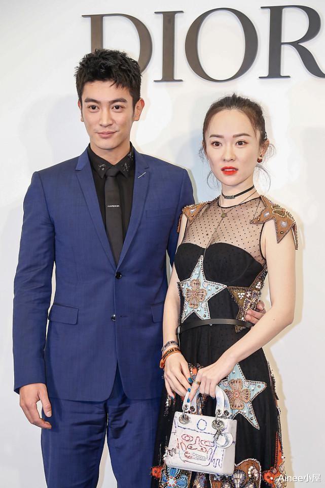 Ainee小屋|霍思燕一身少女娇气，穿花哨裙子和杜江秀恩爱，又白又嫩真美