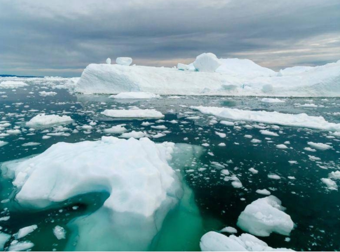 冰盖 每天融化80亿吨！格陵兰岛冰盖消失倒计时，人类要在2040年崩盘？