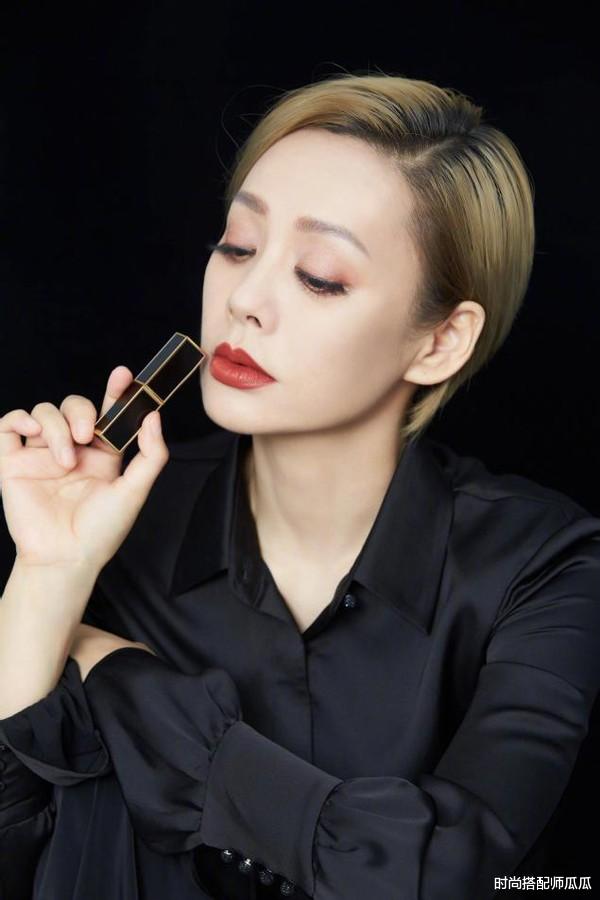 口红|?真看不懂宁静的时尚,穿豹纹涂“中毒色”口红,也就她能驾驭得住