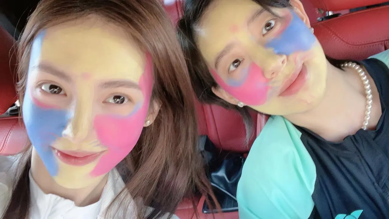 李斯丹妮|金晨李斯丹妮共度\520\，两人举动引热议，网友: 真像情侣