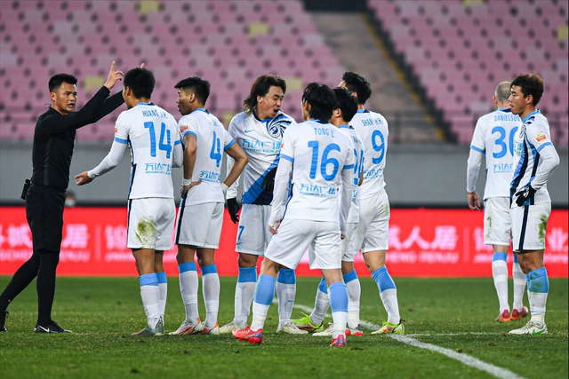 中超|绝平2小时，曝中超骨灰级大佬退出！重返30个月无果+再踢最后1场