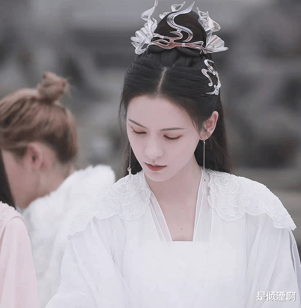 张予曦|《与君歌》后张予曦又一古装剧已杀青，男主演技却和成毅没法比！