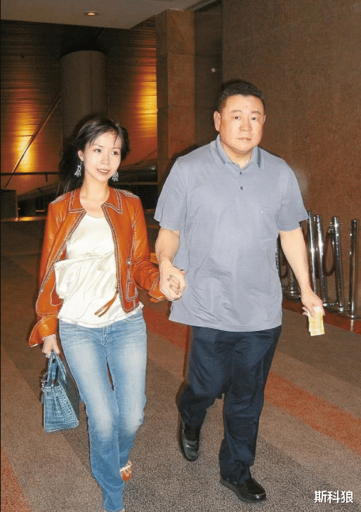 蔡少芬|记者问蔡少芬:你被刘銮雄养了6年,分手时拿了1亿6千万,这是真的吗?