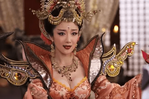 街舞|她曾被誉为“古装女神”，却被叶璇的狗毁容，如今只能出演小角色