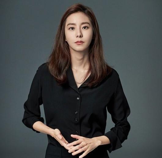 郑智薰|韩剧《GhostDoctor》Rain傲娇医剧照公开,搭档金泛隔2年霸气回归