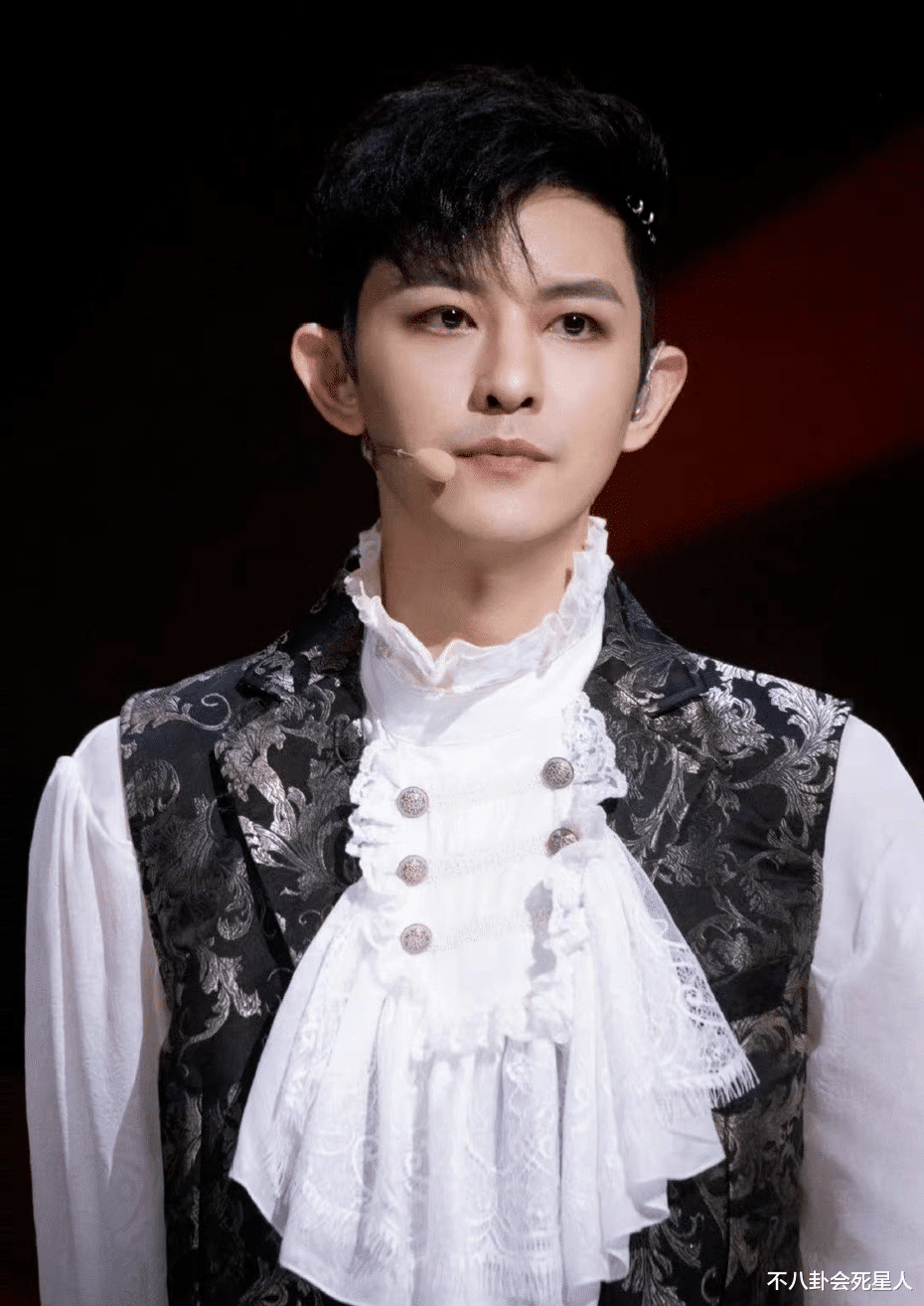 敖犬|敖犬赖着不走“报应”来了！被全网嘲，黄贯中张晋也对他态度微妙