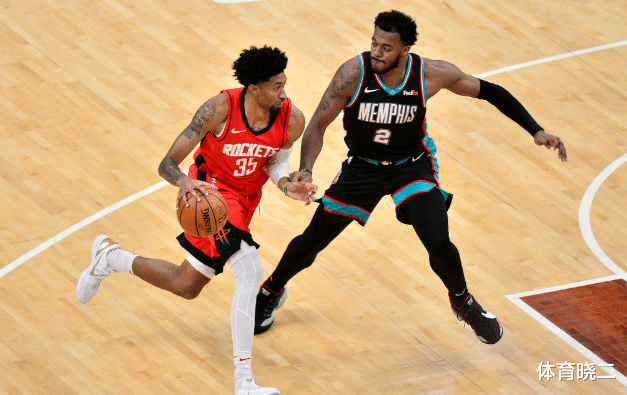 火箭队|火箭再签约!2米11内线悍将正式加盟,21岁小将表现出色却无缘