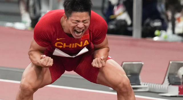 Uzi|苏炳添5年前LOL表演赛火了：ID是老婆的名字，曾直播击杀UZI