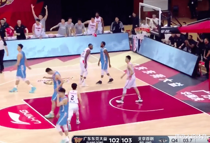 廣東男籃|準絕殺拯救廣東！威姆斯25+10+8再演救世主：杜鋒激動擁抱慶祝