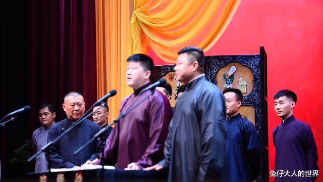 张鹤伦|有事没事多来小剧场演出，张鹤伦以身作则，带着队员集体营业