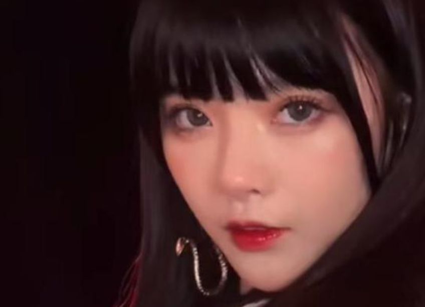 coser|做福利姬和Coser哪个更挣钱？国外妹子年入5000万，猜她职业是啥