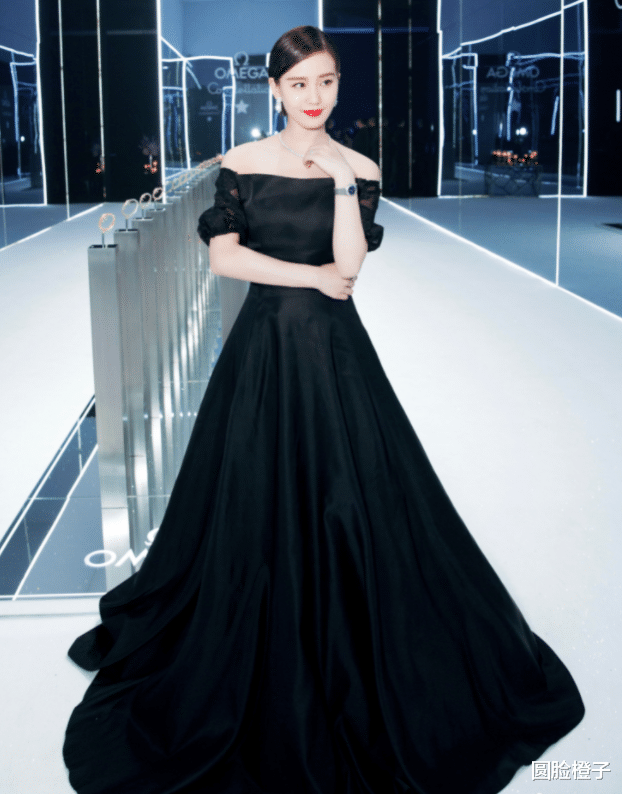 刘诗诗|刘诗诗复古造型太美了，一身纯白色蕾丝连衣裙，宛如油画里的美人