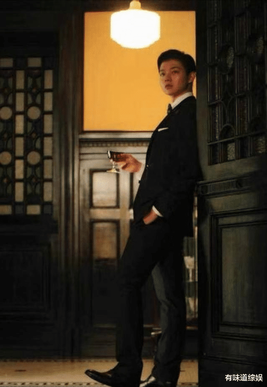 霍尊|有种“整容”叫霍尊，长发飘飘欲仙，看到短发：早这样早火了