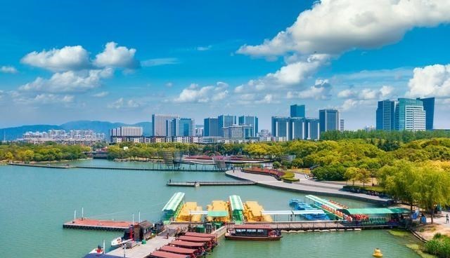 梵恩诗伊宁哥|财政部再提房地产税，释放的信号很清晰，专家提出征收建议