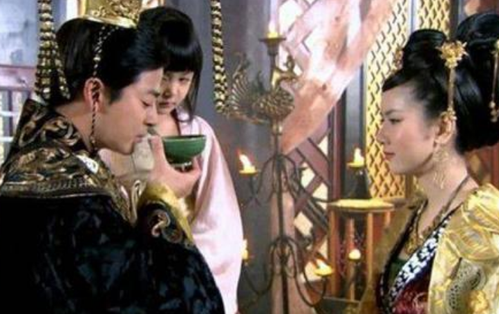 贾宝玉|皇帝的“洗龙沟”是啥？为何宫女不避开，反而抢着伺候