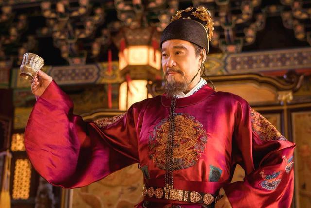 朱棣|朱棣有多残暴? 诛方孝孺十族, 景清剥皮, 铁铉油炸, 活剐三千宫女