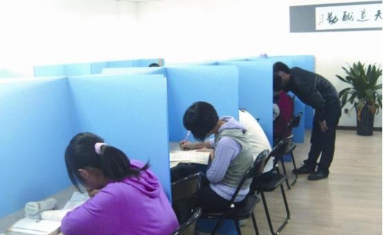 一更育儿|在培训机构工作十年的老师，揭开补课的“真相”，你还愿意去吗？