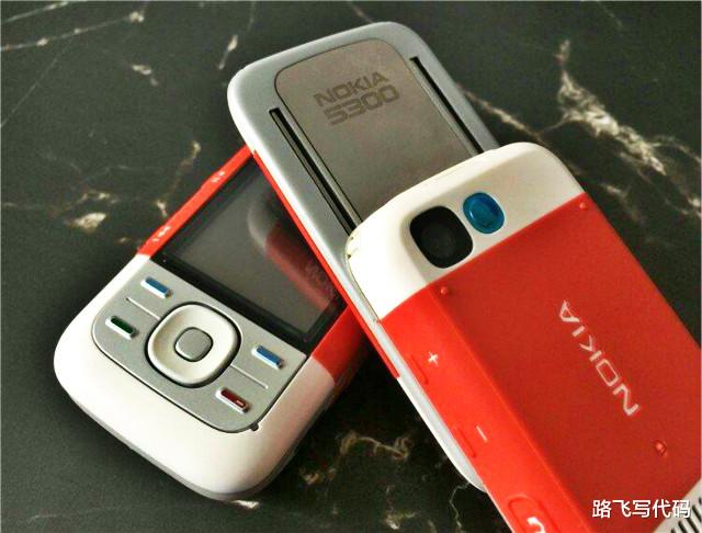 诺基亚|诺基亚新机又来了，这次一口气发布3款，代号「绯红女巫」！