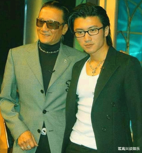 李连杰|李连杰女儿7岁为刘德华伴舞，8岁陪成龙走红毯，19岁却成这般模样