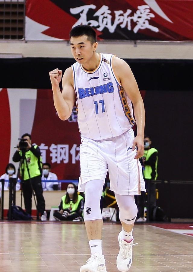 吴有情聊|大结局了？曝首钢续约CBA第1恶汉，2外援遭其毒手 辽篮广东要小心