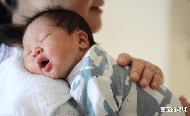 丽宝的妈咪|宝宝建立依赖有“关键期”，家长没事勤“刷脸”，对彼此都有好处