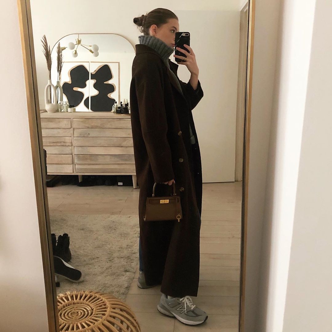 全球时尚风行 冬日的大衣怎么穿更保暖！掌握3点穿搭技巧，高级且修饰身材