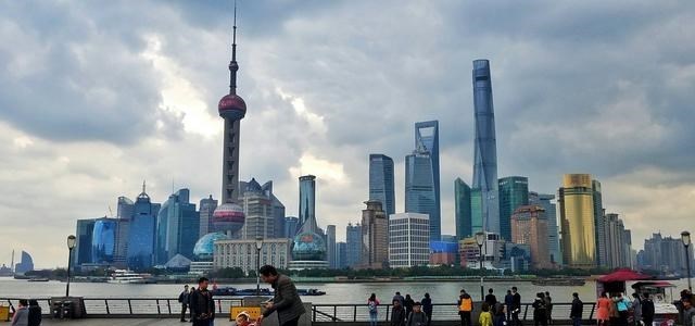 梵恩诗伊宁哥|上半年GDP公布，四大直辖市表现如何？天津吊车尾了？仅排23位