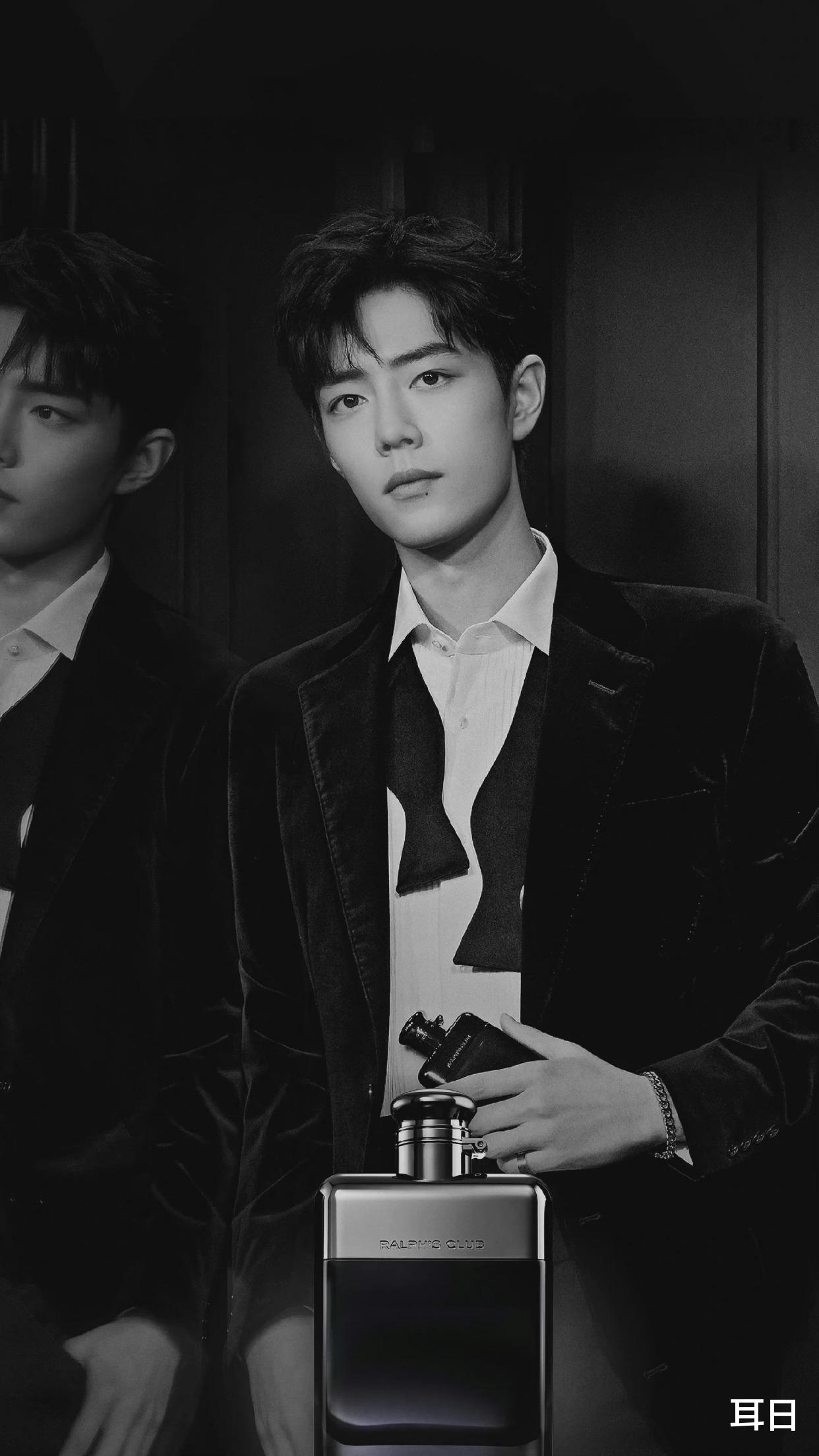 张若昀|肖战新代言却被自己抢热度，白天游玩还被偶遇，采访发布令人泪目