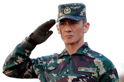 任天野|给刘欢当保镖，因演“特种兵”爆红，曾单挑打趴吴京的任天野现状