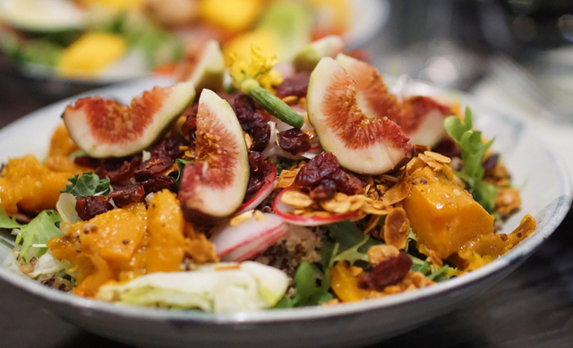 发型|35岁何洁瘦身成功，看到减肥后的样子，网友：不输清纯少女