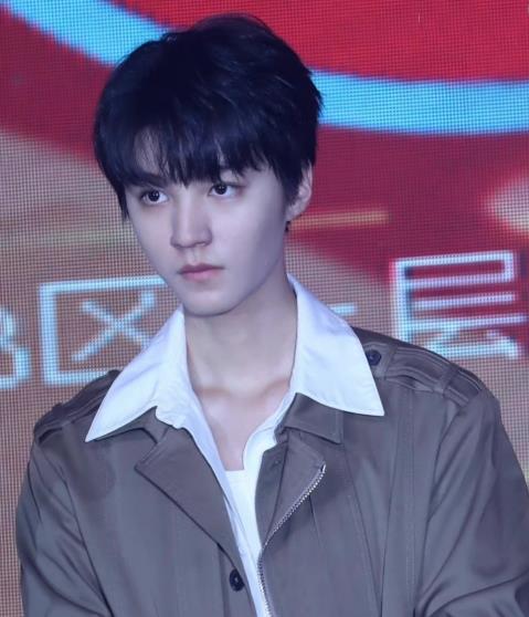 赵丽颖|粉丝告诉王俊凯关注她，会得到一个秘密，小凯回关两年才知道答案