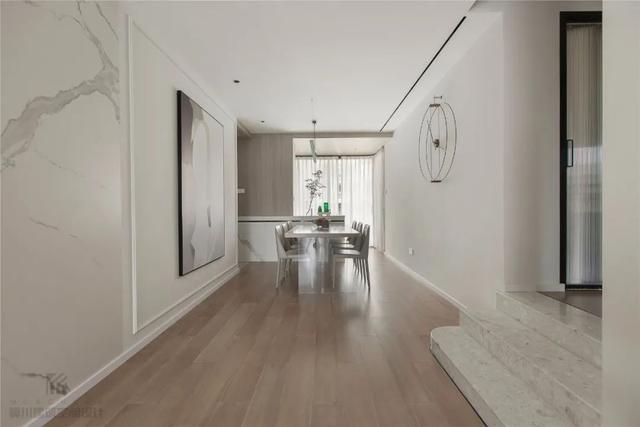 177㎡现代简约,餐厅与厨房的布局,很有趣